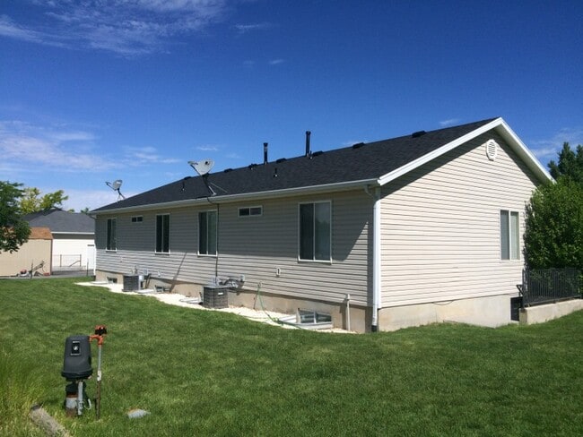 Photo - 1884 Shepard Ln Unit Apt 1