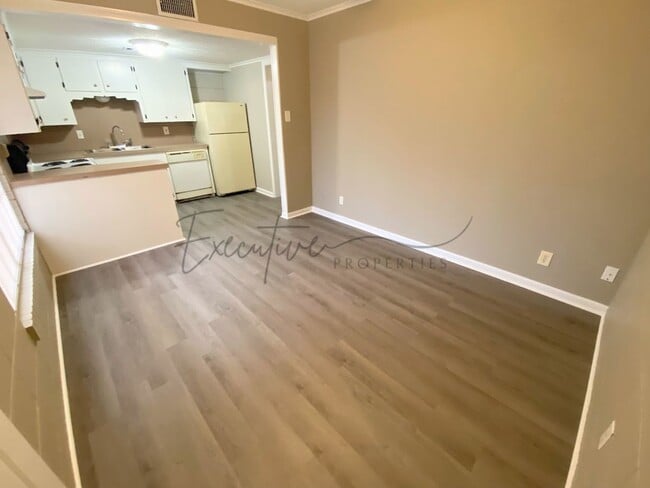 Photo - Cozy & Affordable 1-Bedroom Apartment – Al... Unit 419 Clarence St. #3