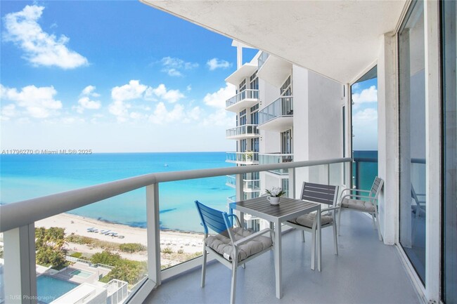 Photo - 6515 Collins Ave Unidad 1710 Rental
