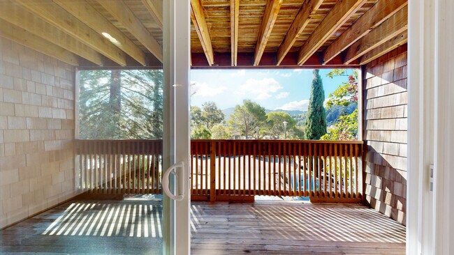 Photo - 50 Corte Real Unit 1