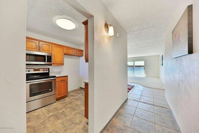 Photo - 2901 N Halifax Ave Unidad 101