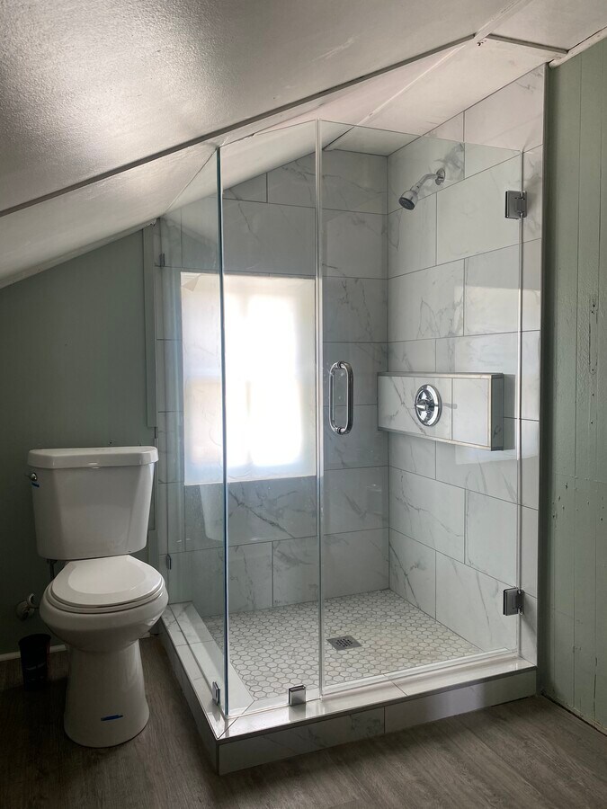 Shower - 480 E McKinley Ave