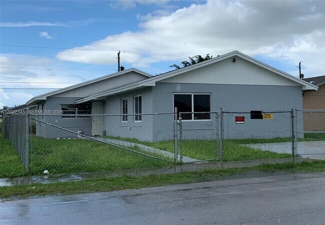756 NW 5th St