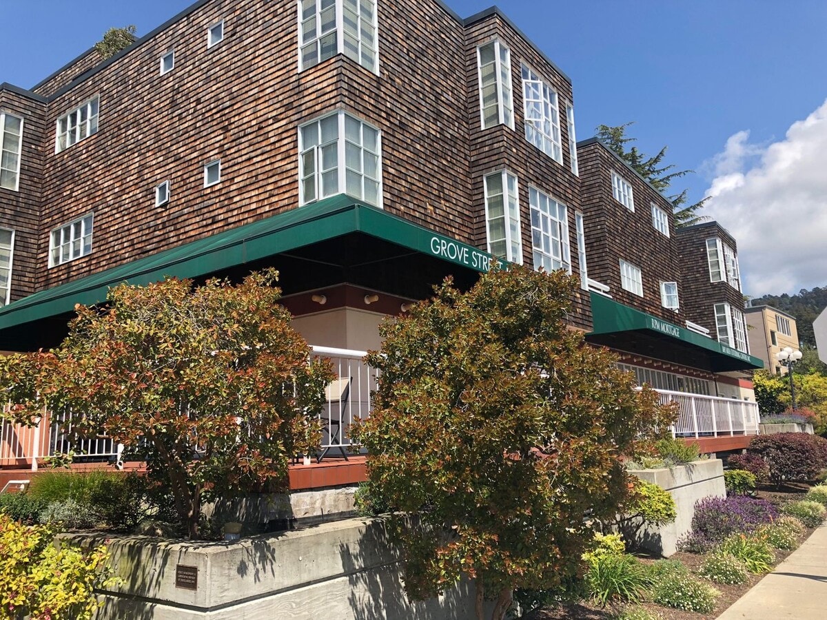 Photo - 1385 Shattuck Ave