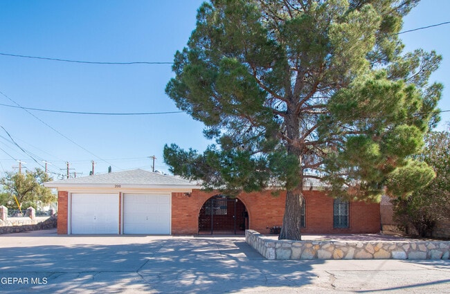 Building Photo - 200 S Maryland St