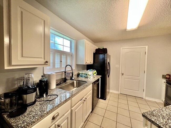 Photo - 1838 Brick Cir