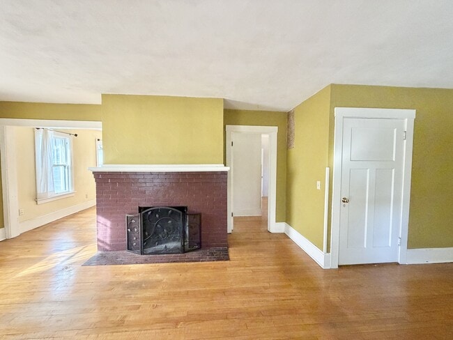 Photo - 715 Bushnell St