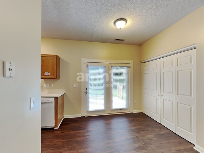 Photo - 1564 Cambridge Heights Pl NW