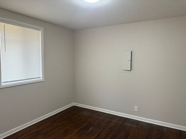 Photo - 2 bedrooms/ Nashville