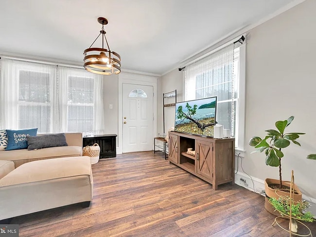 Photo - 50 Cacoosing Ave