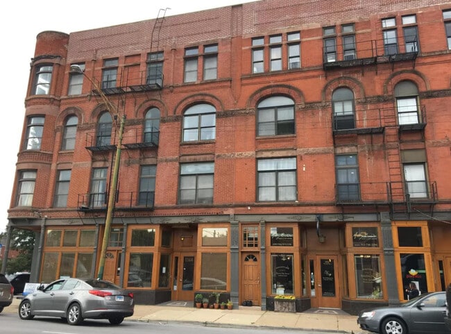 Building Photo - 1162 W Grand Ave Unit 4F