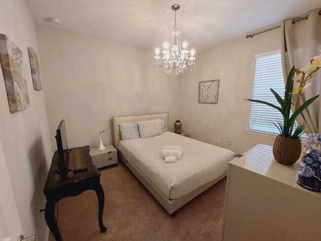Luxurious Home in Toscana Isles Gated Community