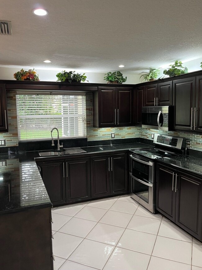 Photo - 7004 Galleon Cove Cir