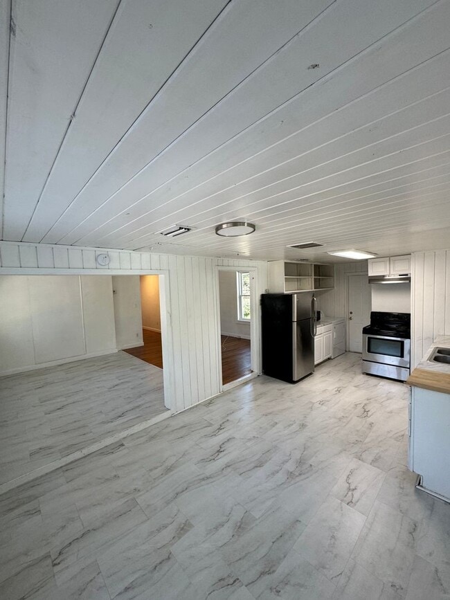 104 Edwards St