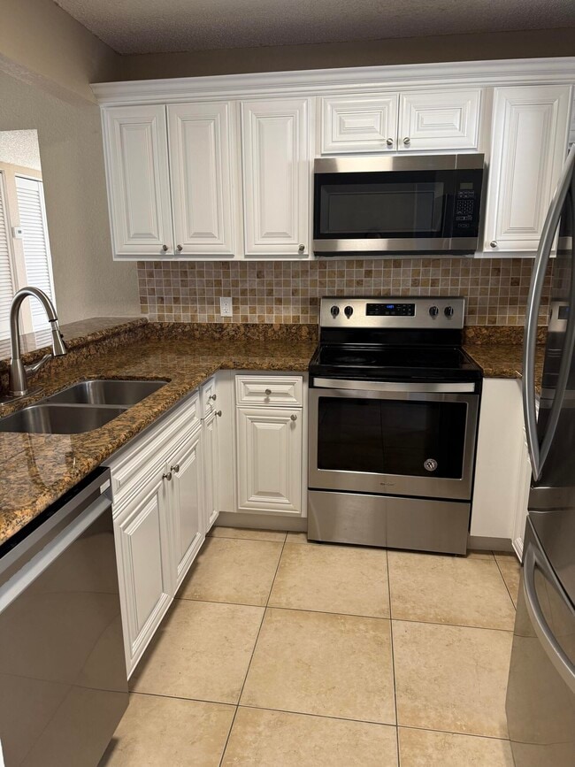 Photo - 1540 Lake Crystal Dr Unidad G