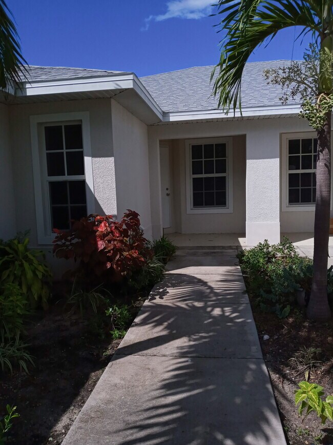 Photo - Coming Soon - $500 off Move in Summer Special Unit 219 SE Van Loon Terr