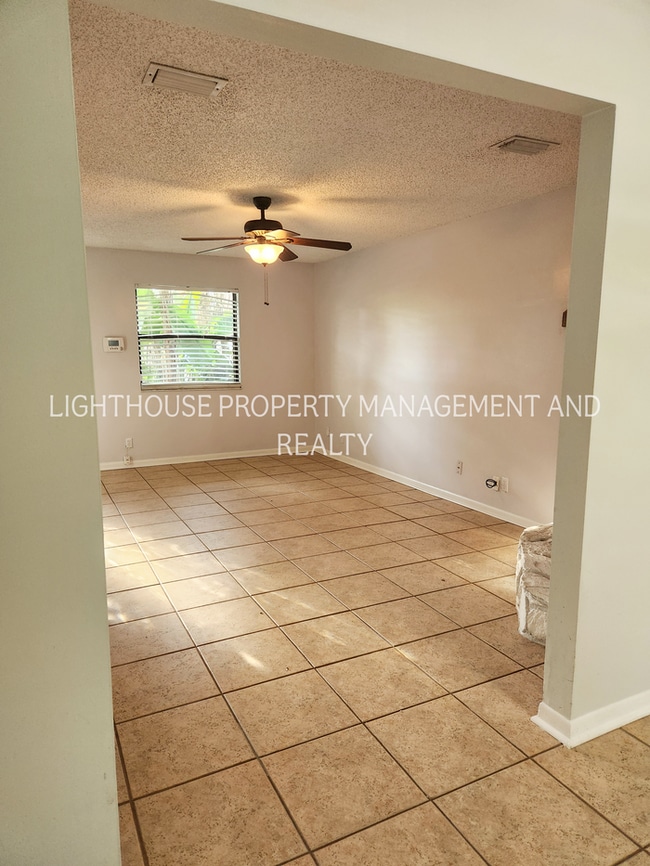 Photo - Beautifully Updated 3/2 One Mile from Beach!