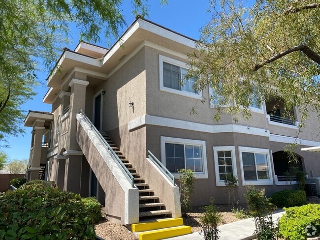Building Photo - Welcome Home! Gorgeous Upgraded 1231 Sq Ft...