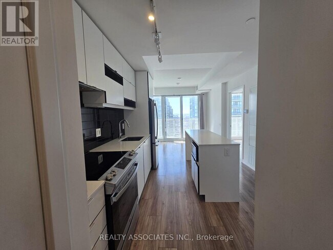 Photo - 4065 Confederation Pkwy Unit 3112