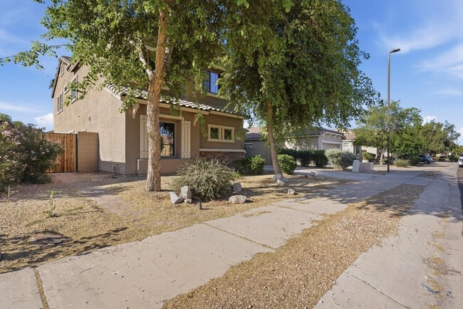 Photo - 16809 W Magnolia St