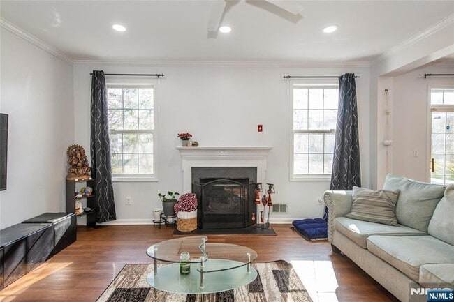 Photo - 28 George Russell Way Unit 14