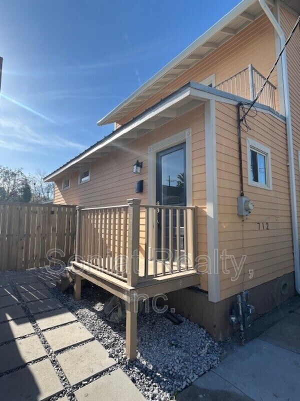 Photo - 712 Toledano St House