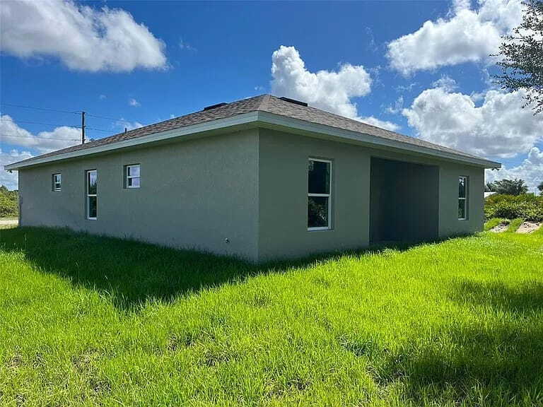 Photo - Coastal Comfort Awaits: Spacious 3-Bed, 2-...