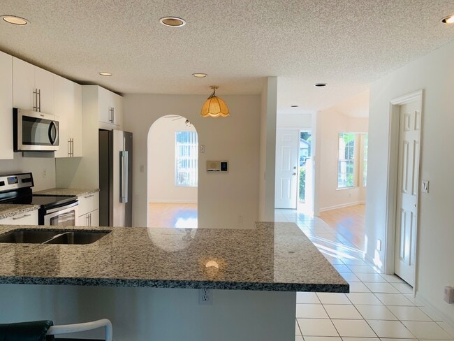 Photo - 2444 Stonegate Dr