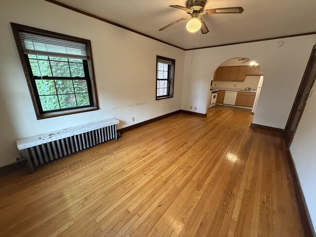Building Photo - 2104 University Ave Rental