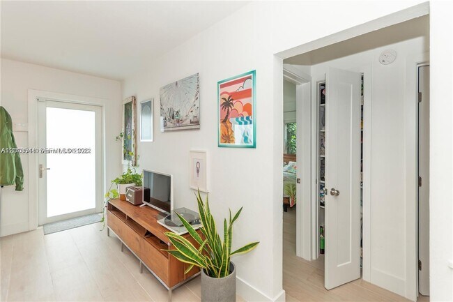 Photo - 202 NW 92nd St