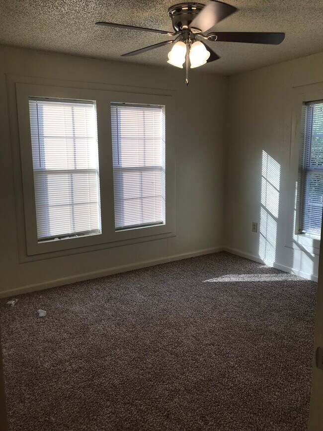 Photo - 2702 Cavitt Ave