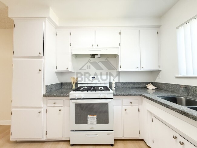 Photo - 5131 Buffalo Ave Unit 7