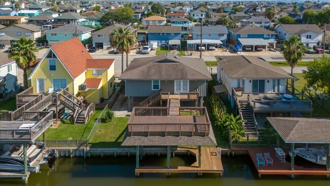 Photo - 170 Barracuda St