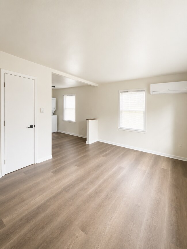 Photo - 1603 Monteiro Ave Unidad 1603