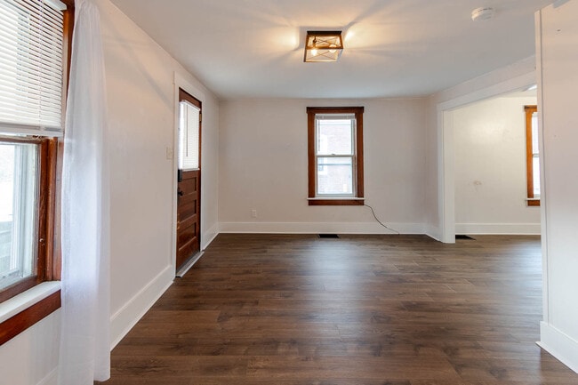 Photo - 425 E Howard St