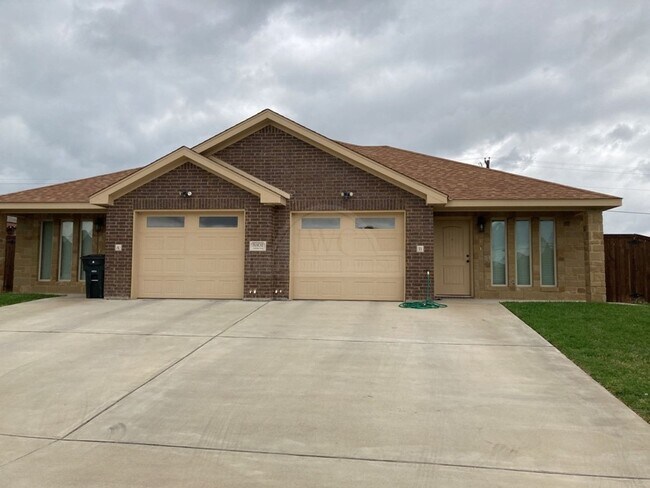 Building Photo - 5801 Luminous Ln