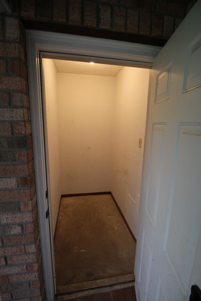 Building Photo - 1124 Orchid Dr Rental