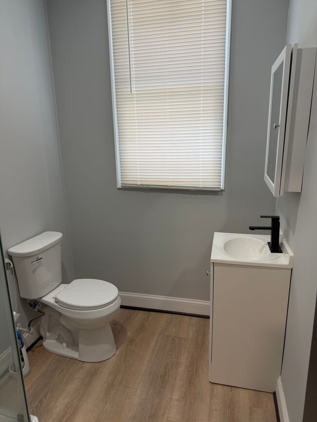 Photo - 3106 Sequoia Ave Unit 1B AVAILABLE $600 1B