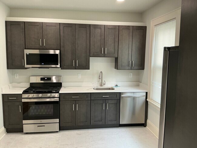 Kitchen - 176 Weequahic Ave