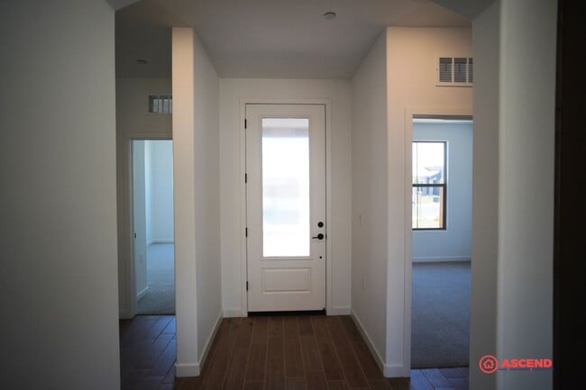 Photo - Stunning Newly Built Home in the Southwest!