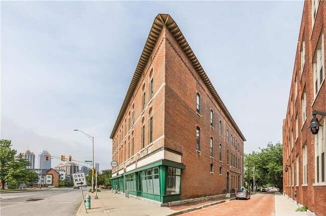 Photo - 970 Fort Wayne Ave Unit E