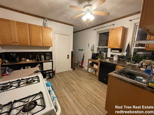 Photo - 205 Hillside St