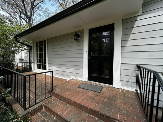 Photo - 101 E Lewis Rd