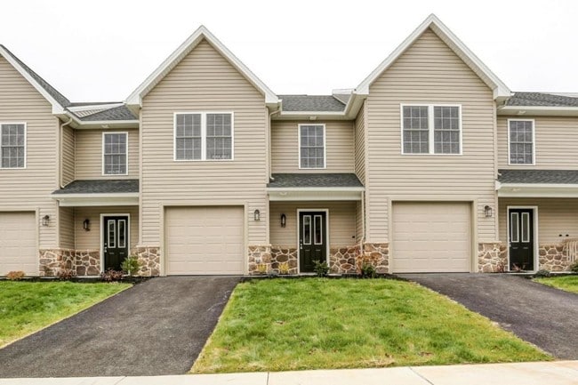 Photo - 30 Brook Side Dr