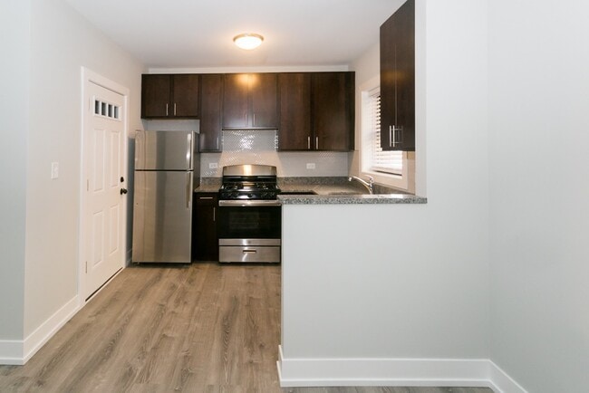 Photo - 735 W Brompton Ave Unit J02P