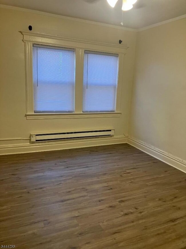 407 William St