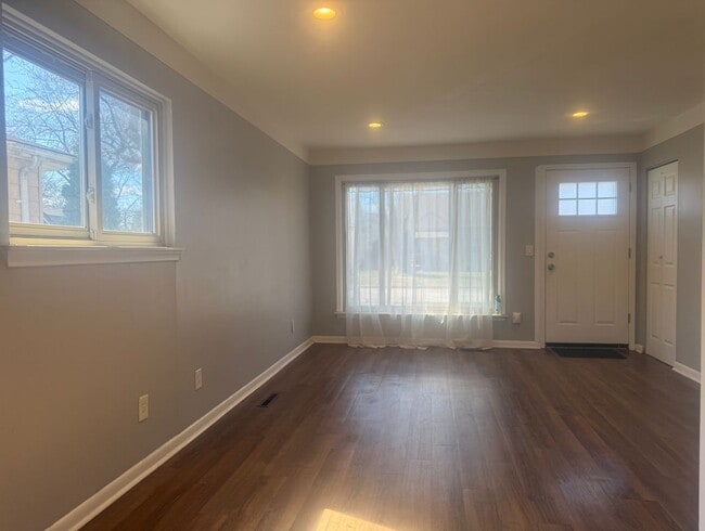 Photo - 4631 Ziegler St