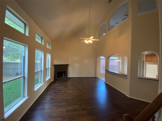 Photo - 9210 Hidden Lake E Dr