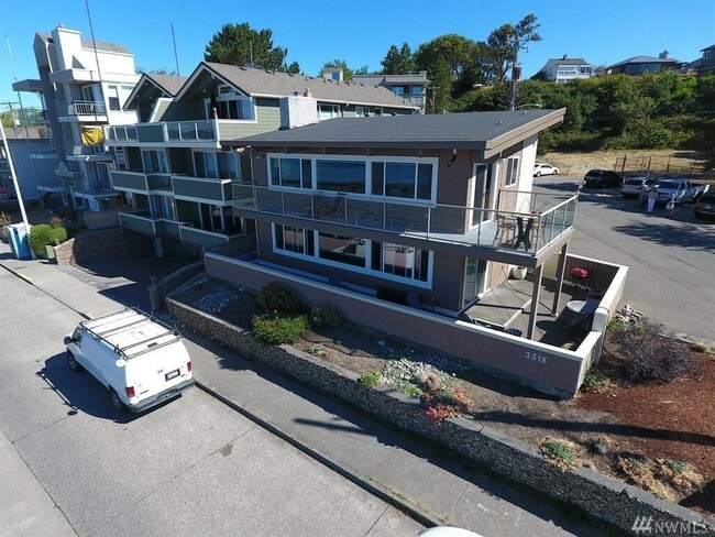 Photo - 3318 Beach Dr SW