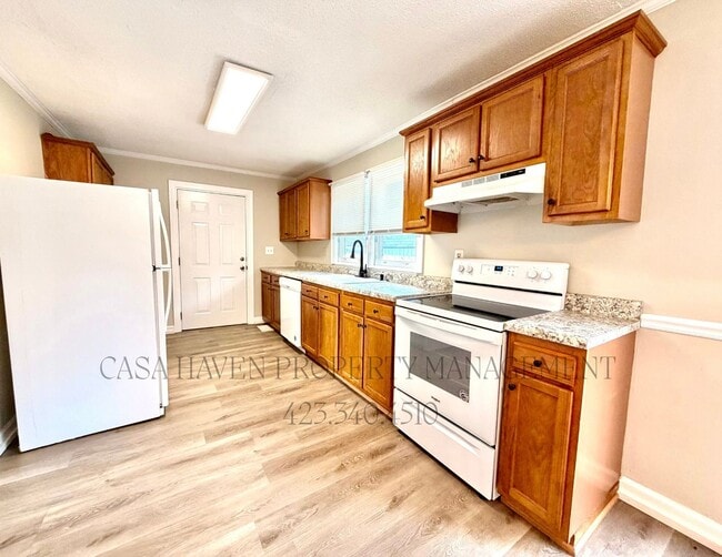 Photo - 320 Clark St